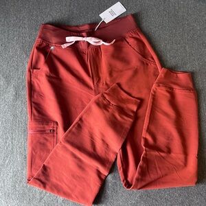 Figs Auburn Zamora high waisted jogger scrub pants